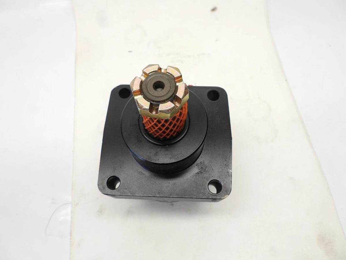 NEW SKYJACK ROLLER STATOR HYDRAULIC DRIVE MOTOR 194615AB 11226636 WHITE DANFOSS