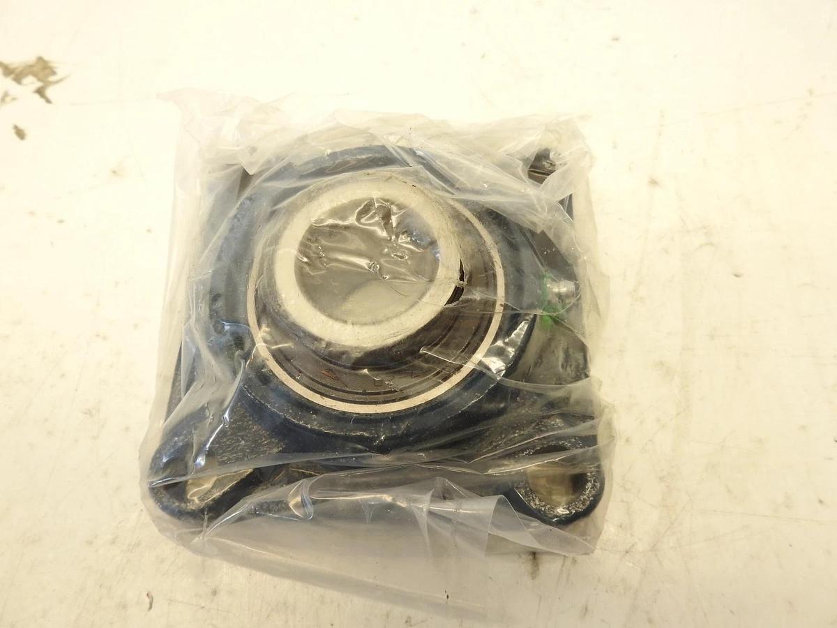 New IDC Select, UCF207-20, 1 1/4" 4-Bolt Flange Unit