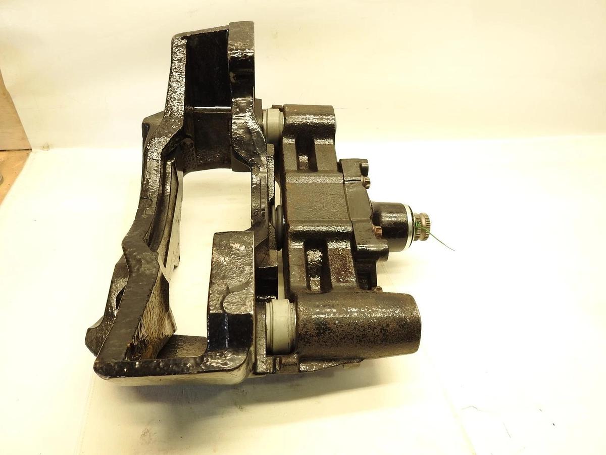 New Genuine Meritor 68321551 FPKLRG630WCX - AIR DISC CALIPER 68321784-3