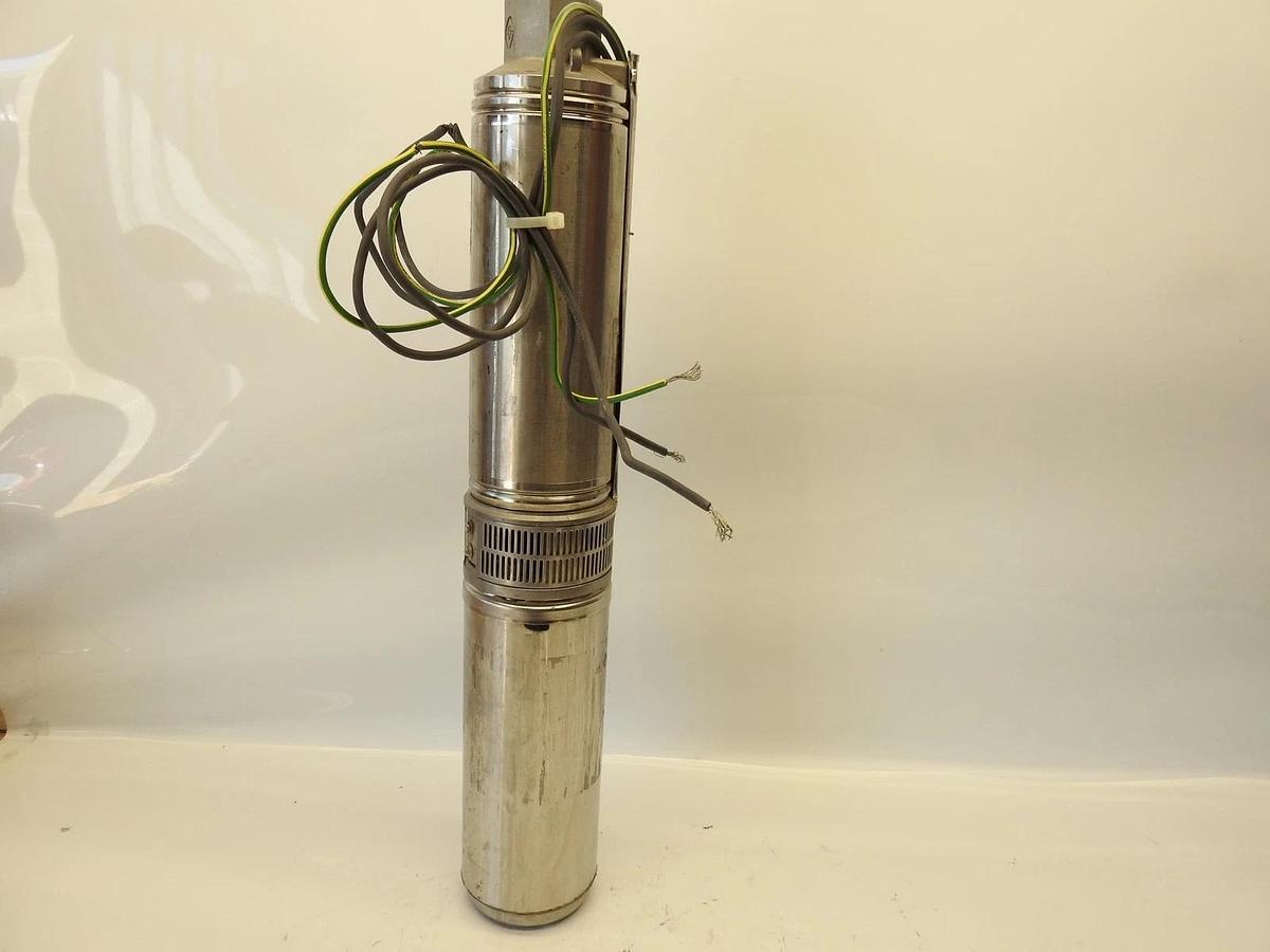 DAYTON 1LZR4 1/2 HP 2 Submersible Deep Well Pump 10GPM, 115V