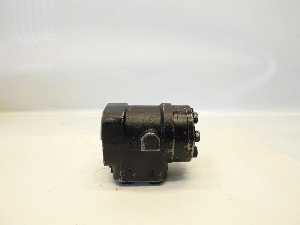 82851795 Steering Valve Fits Ford Tractors 3010S, 4010S, 5010S, 7010, 7810S+