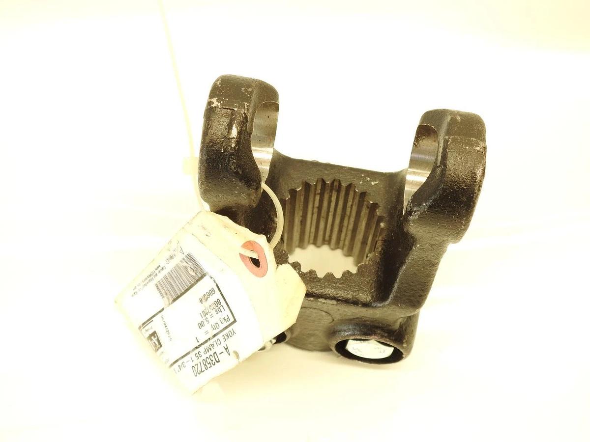 D358720 22-2275 Universal Implement Yoke Clamp Style 1-3/4" Bore 20 Spline