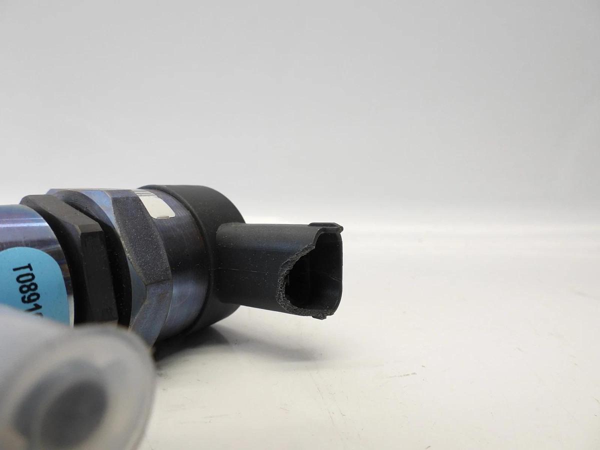BOSCH FUEL INJECTOR RAIL (0 445 216 053) OEM