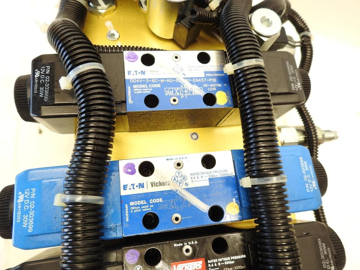 New Oem CASE CNH 51593066 MCD-7695 300230 Hydraulic Control Valve Manifold