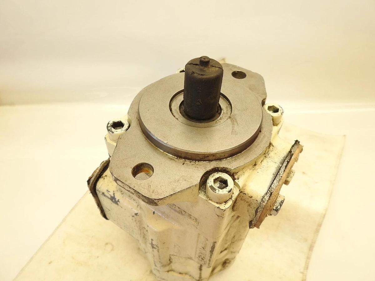 New Oem Atlas Copco 393340 Hydraulic Motor 262310039048 93448566