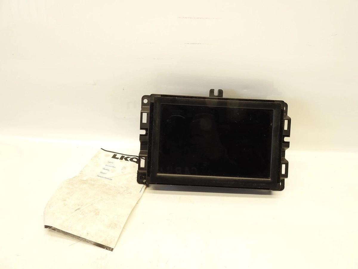 Used USED OEM 19 20 Chrysler Pacifica Jeep Cherokee VP2 Radio Display Screen P6842851