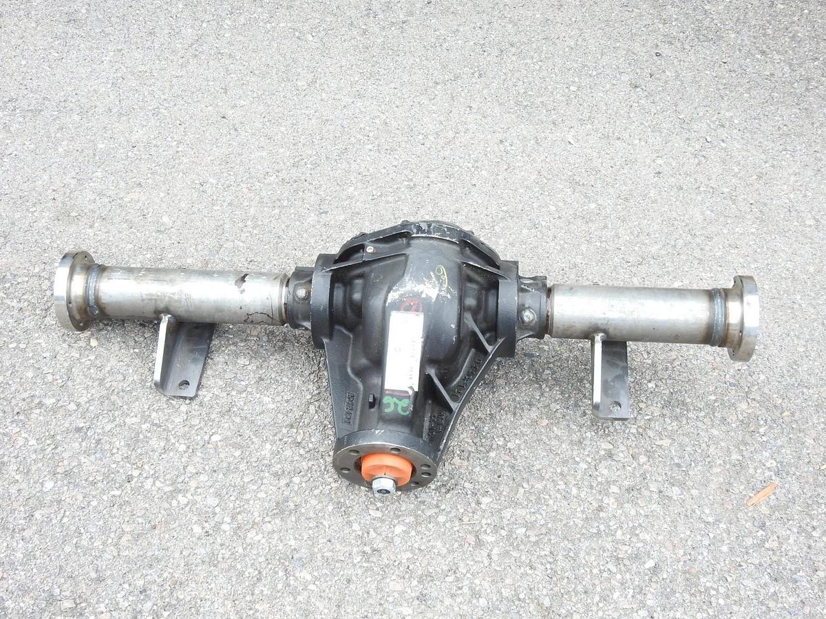 New Genuine Dana Clark 044CC100-4X Rear Differential Drive Axle Assembly