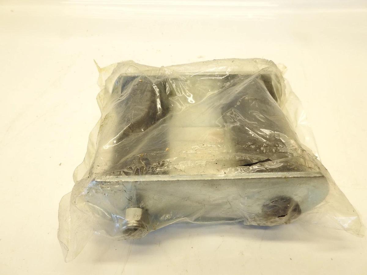 New Oem Eaton C-7523-1A SHACKLE ASSY, LEAF SPRING