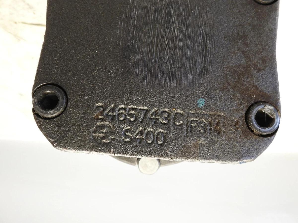 2 Bolt Hole Cat Rexroth 2465743 S400  2423113  Hydraulic Piston Pump