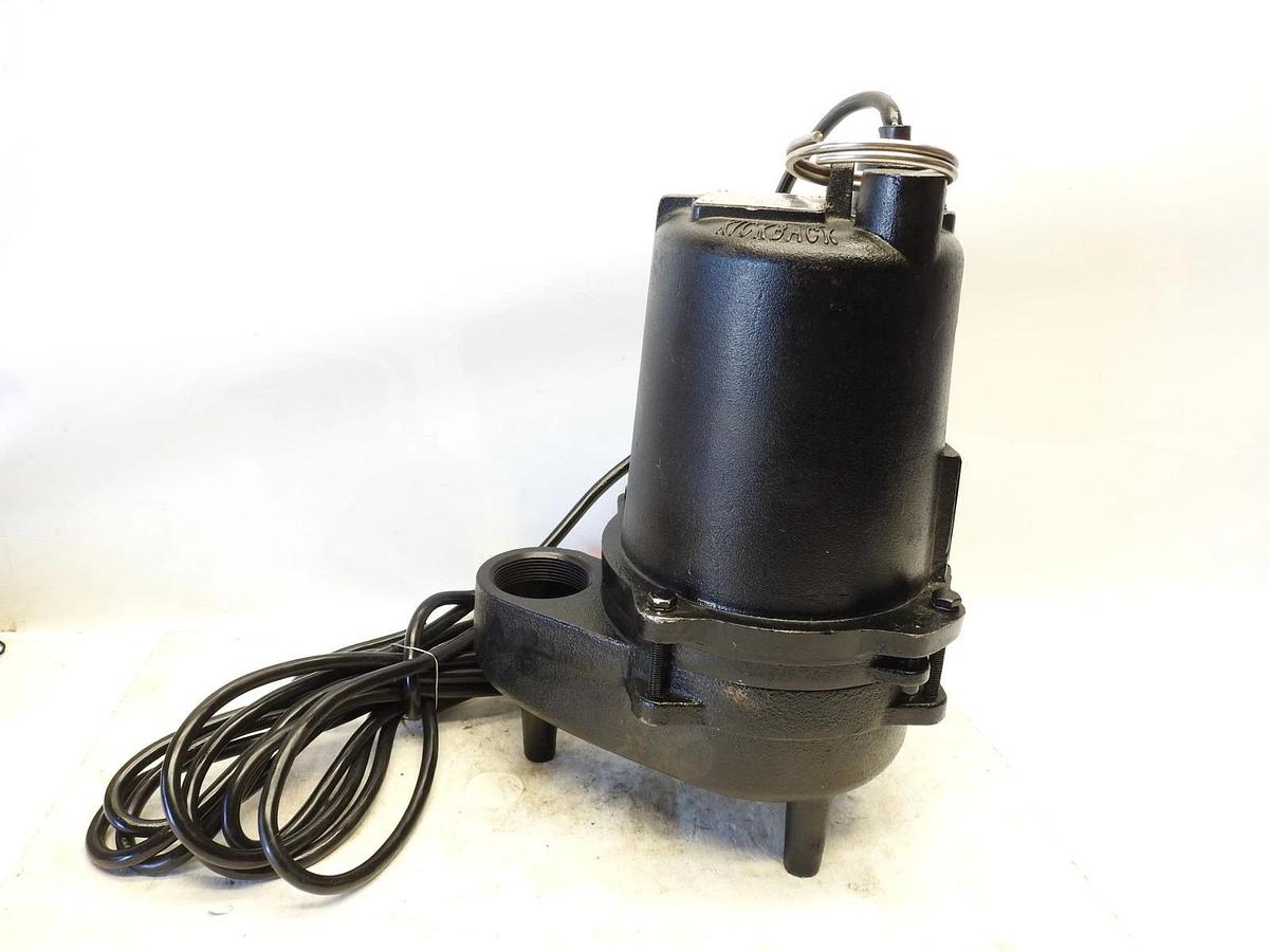 Dayton 4Hu81 1/2 Hp 2" Manual Submersible Sewage Pump 230V