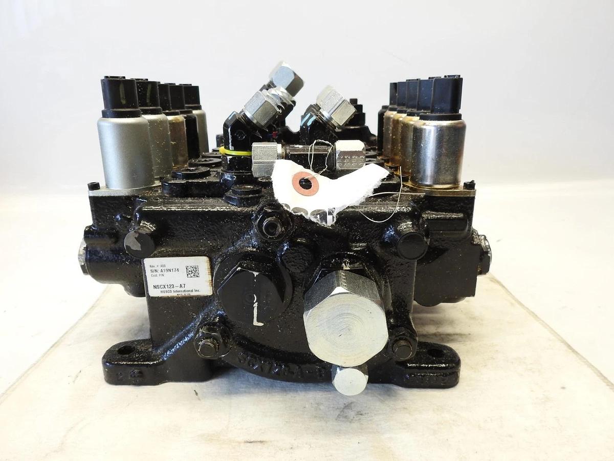 New Oem Husco 5CX76 NSCX121-C3 Control Valve Assembly