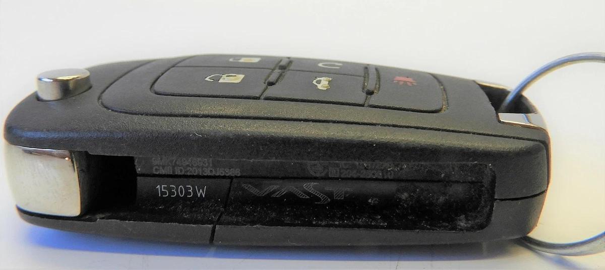 LOT OF 2 OEM Buick Switchblade Remote Smart Prox Flip Keyless Entry Key Fob 5912