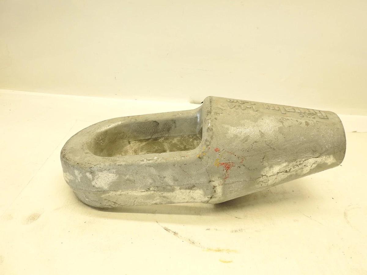 Crosby 1 1/4 1 3/8  5XC Closed Metal Filled Steel Wire Rope Socket Zinc Surface