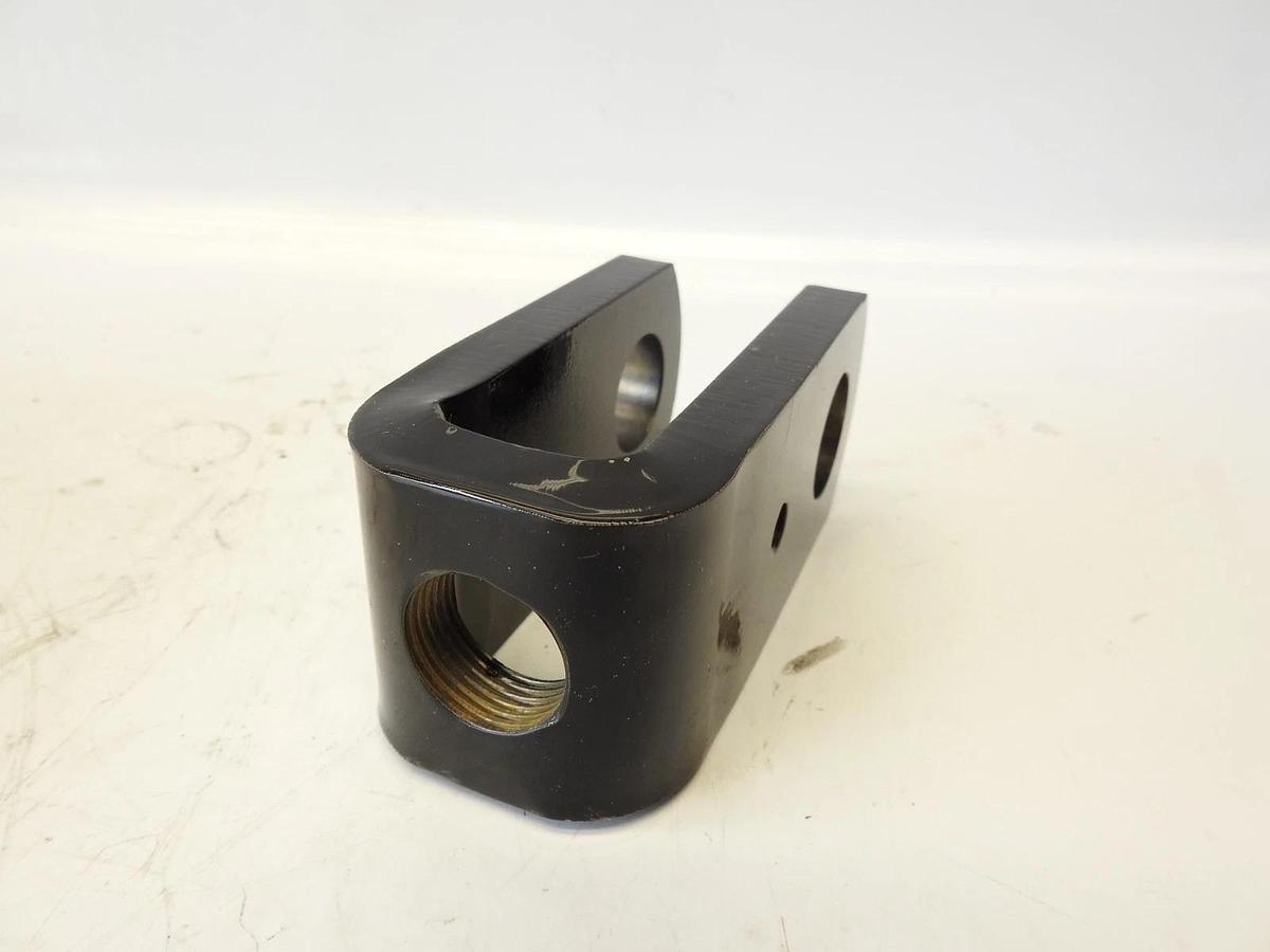 Oem NEW HOLLAND CONSTRUCTION - CLEVIS - 47583146