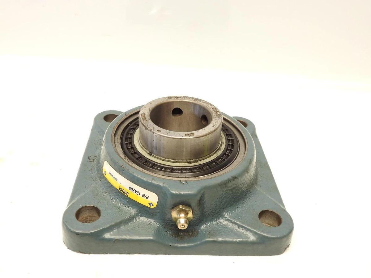 New DODGE 124209 1-1/2" 4-BOLT FLANGE BEARING F4B-SC-108 1-1/2