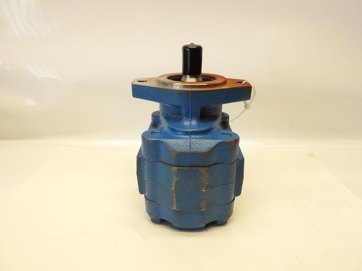 New Permco 5000 Series Hydraulic Motor M5000A886ADDE17-32  BP94314