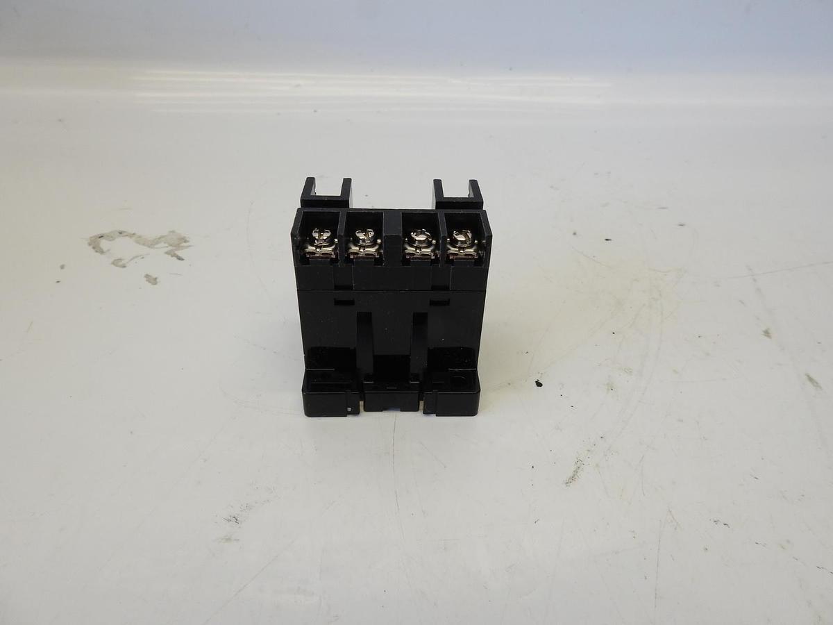 New IDEC, RL2N-D-A100 Relay