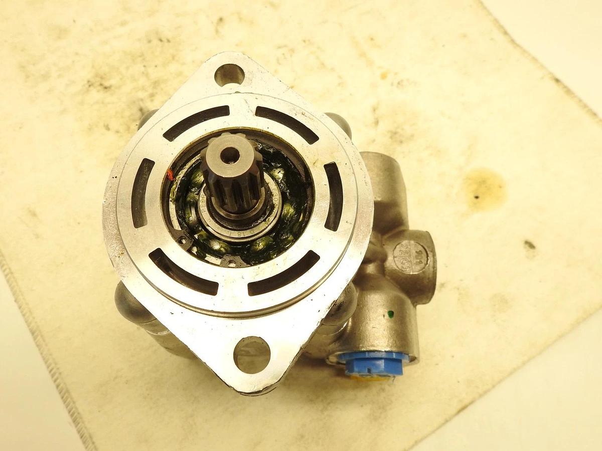 New Oem TRW Peterbilt PS3224-18R101 Power Steering Pump