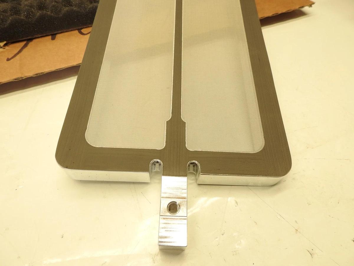 New Telsonic Ultrasonics SI23-0084-01 767000759 Sieb 420x175x20 Mit Austrag SLM