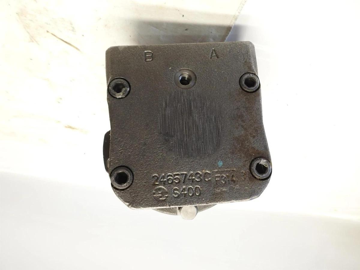 2 Bolt Hole Cat Rexroth 2465743 S400  2423113  Hydraulic Piston Pump
