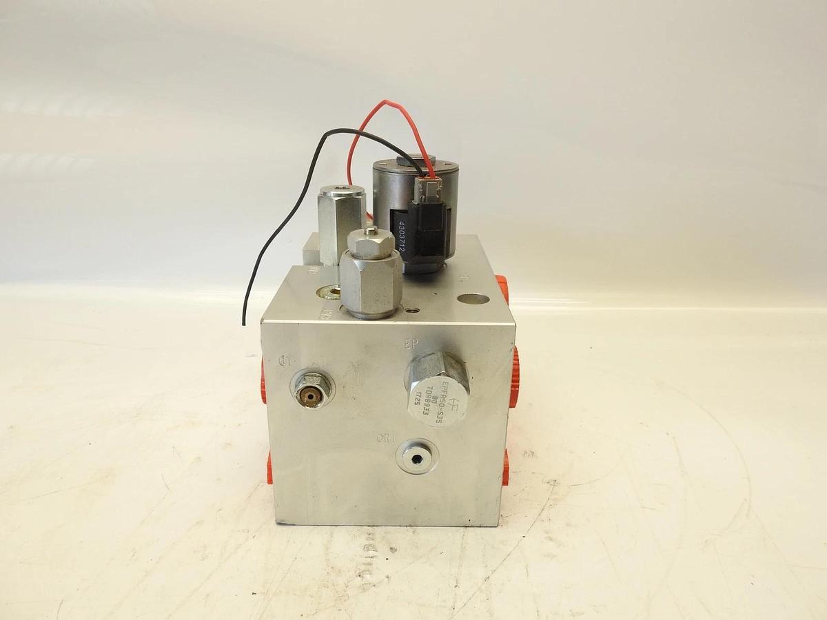 New HydraForce VA1836-101 Valve Block