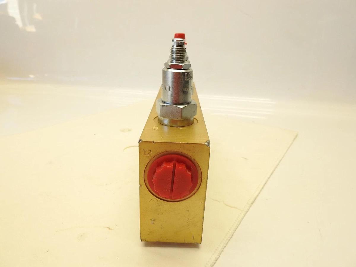 New Oem Eaton Vickers MCD Series  MCD-7833 Valve Assembly