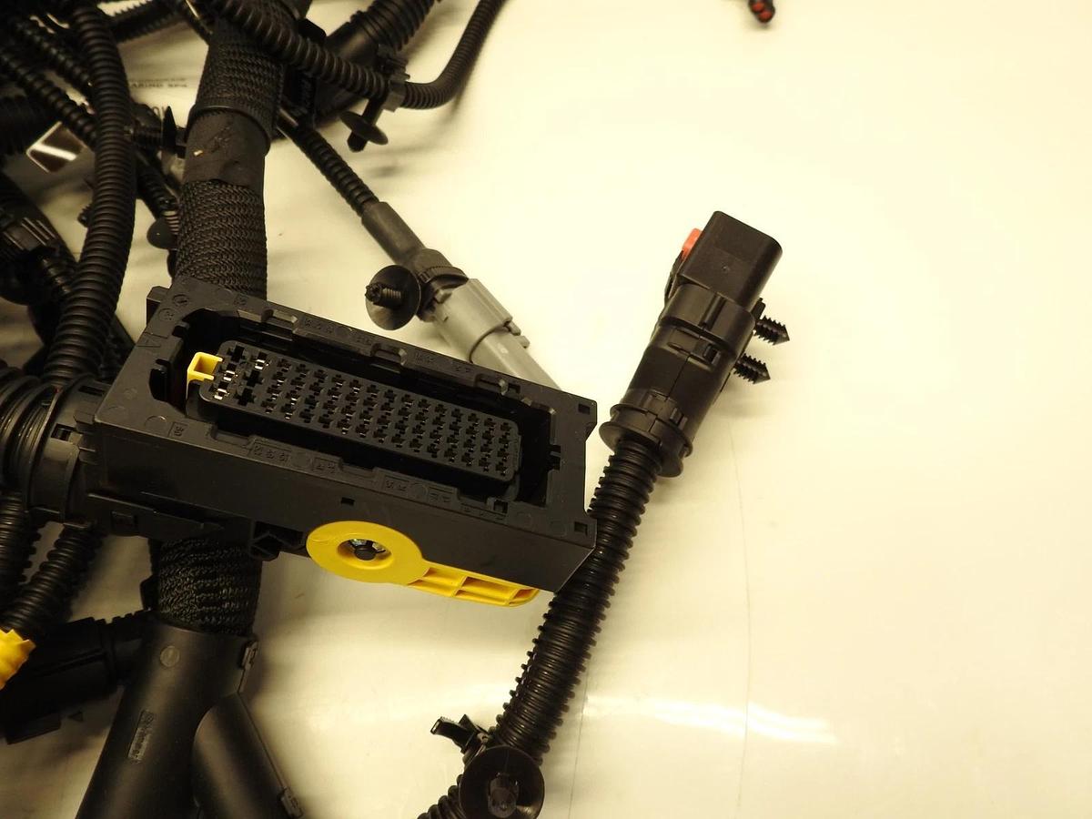 New Oem Case New Holldand CNH Wiring Harness 90507425