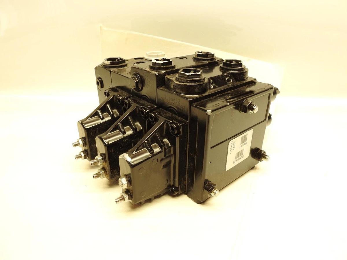 New Genuine Oem Wastebuilt Mcneilus 1485946 Hydraulic Valve, 3 Section