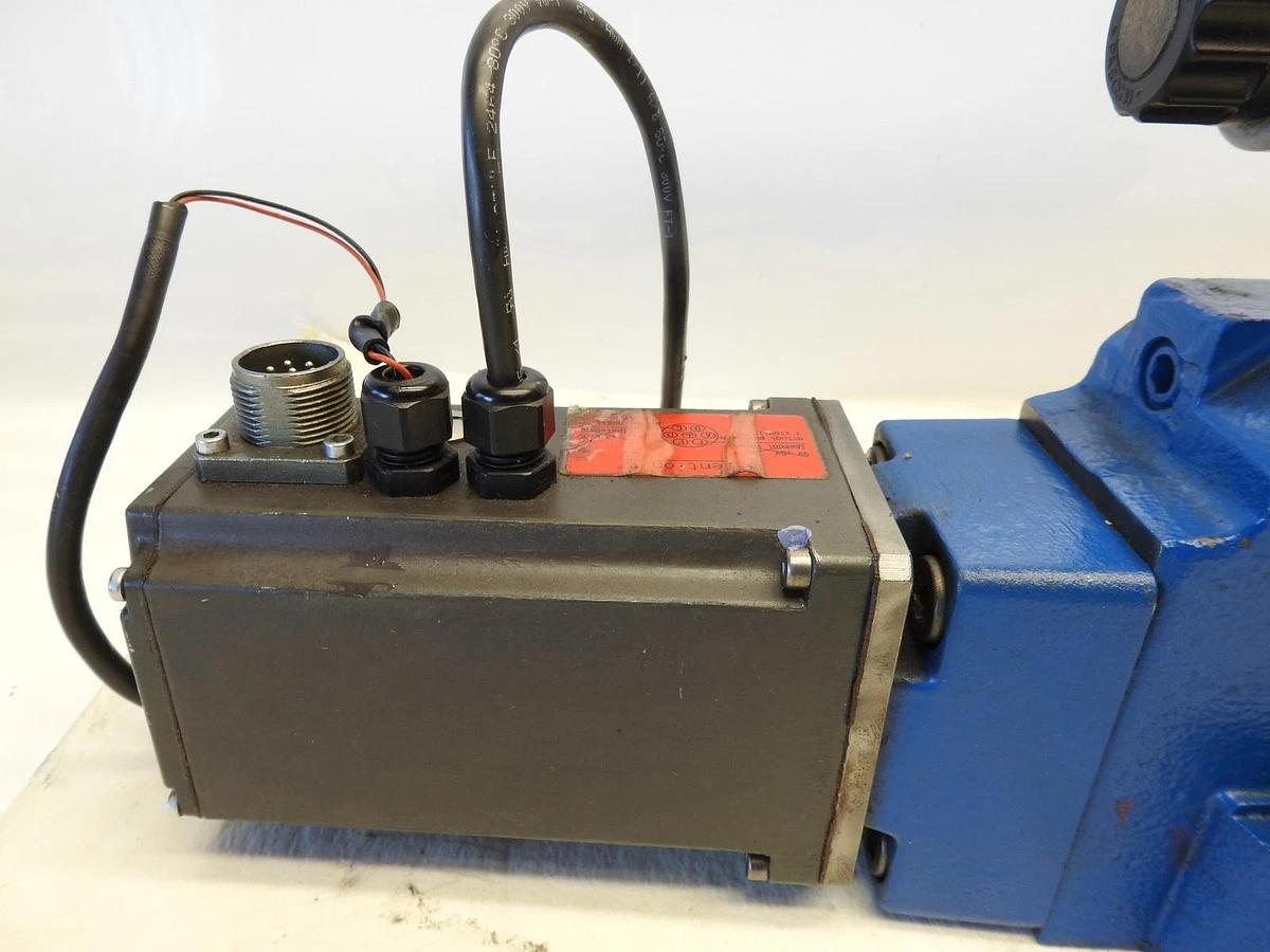 Used Used Oem Rexroth R900709322 4WRKE25R5-350L Hydraulic Valve Assembly