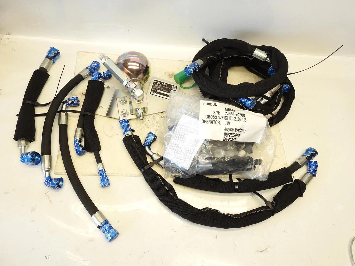 New Oem Kubota M6873 Valve Accumulator And Hoses For M4-061 / M4-071  LA1154 Loa