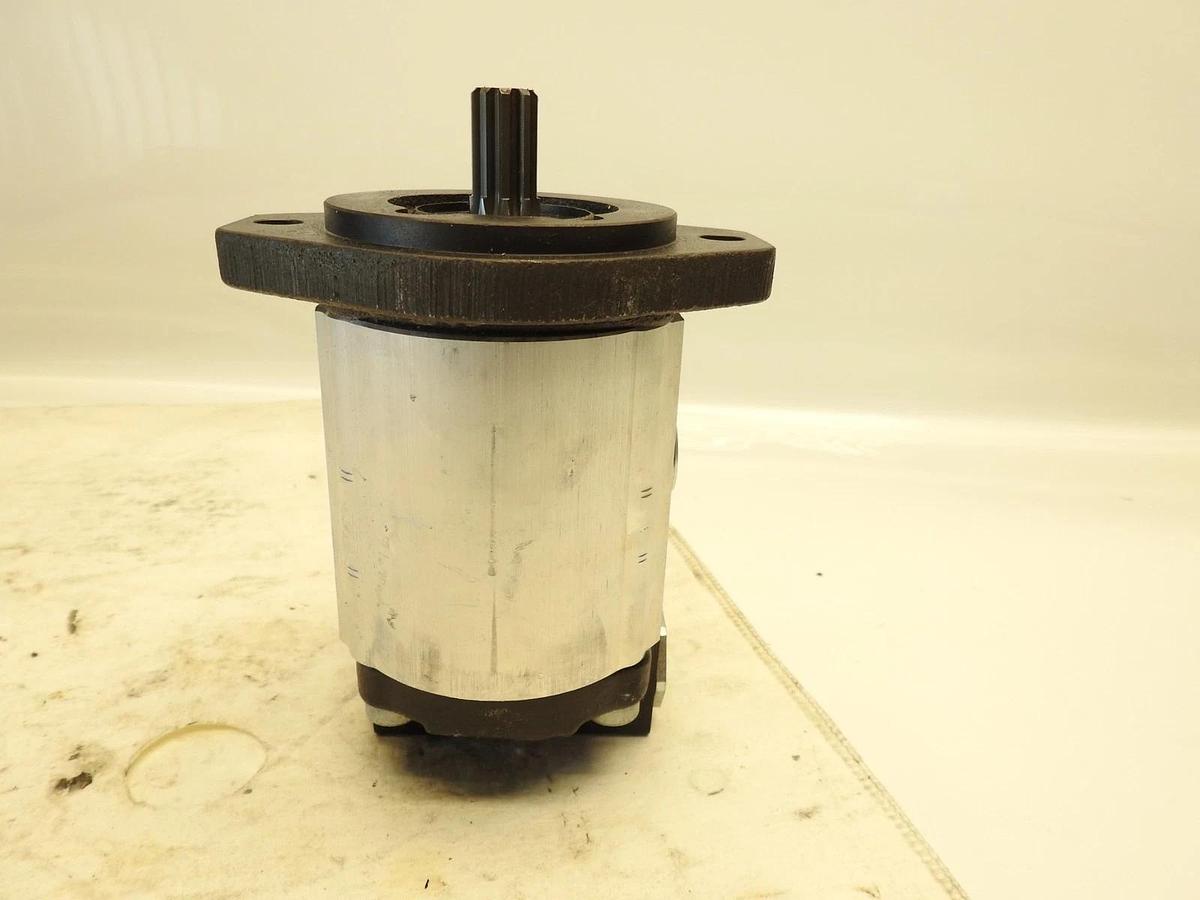 Genuine CNH Case New Holland 84263360 Hydraulic Gear Pump 25.67CC 3000 Rpm