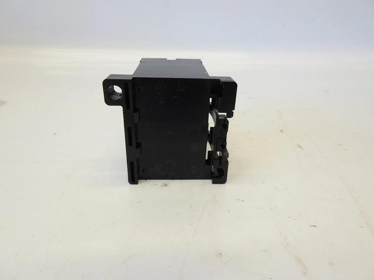 New IDEC, RL2N-D-A100 Relay