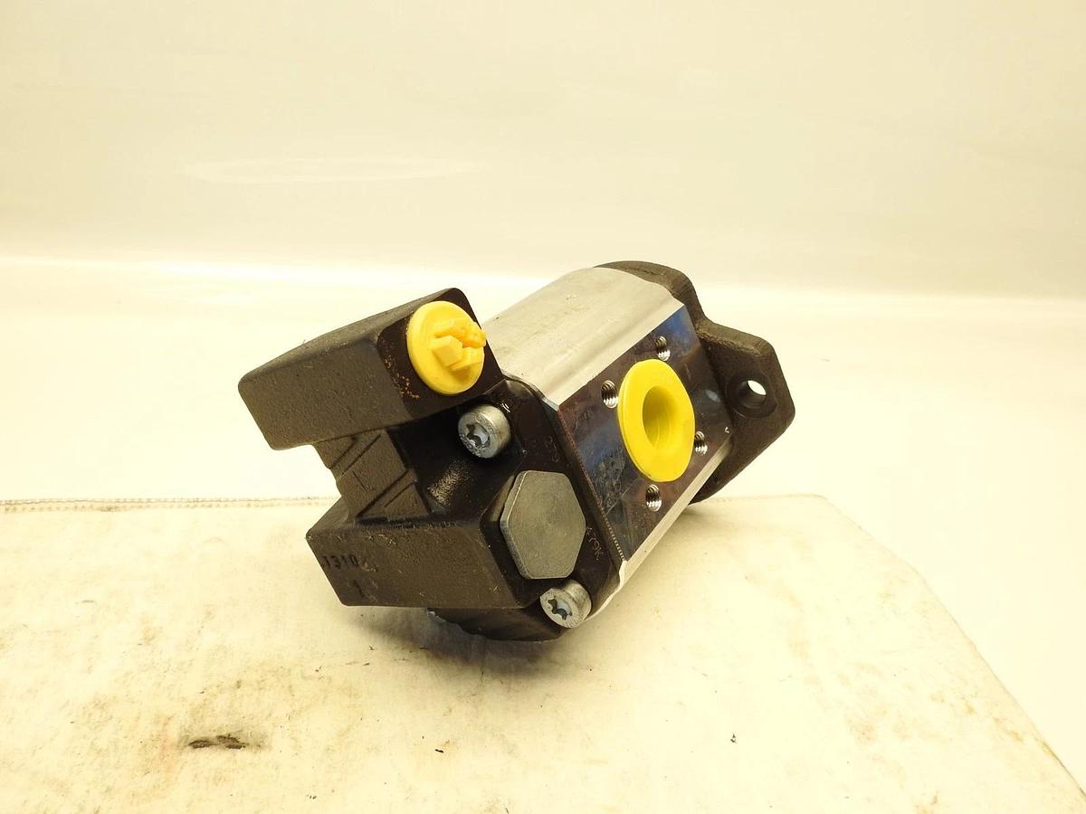 Genuine CNH Case New Holland 84263360 Hydraulic Gear Pump 25.67CC 3000 Rpm