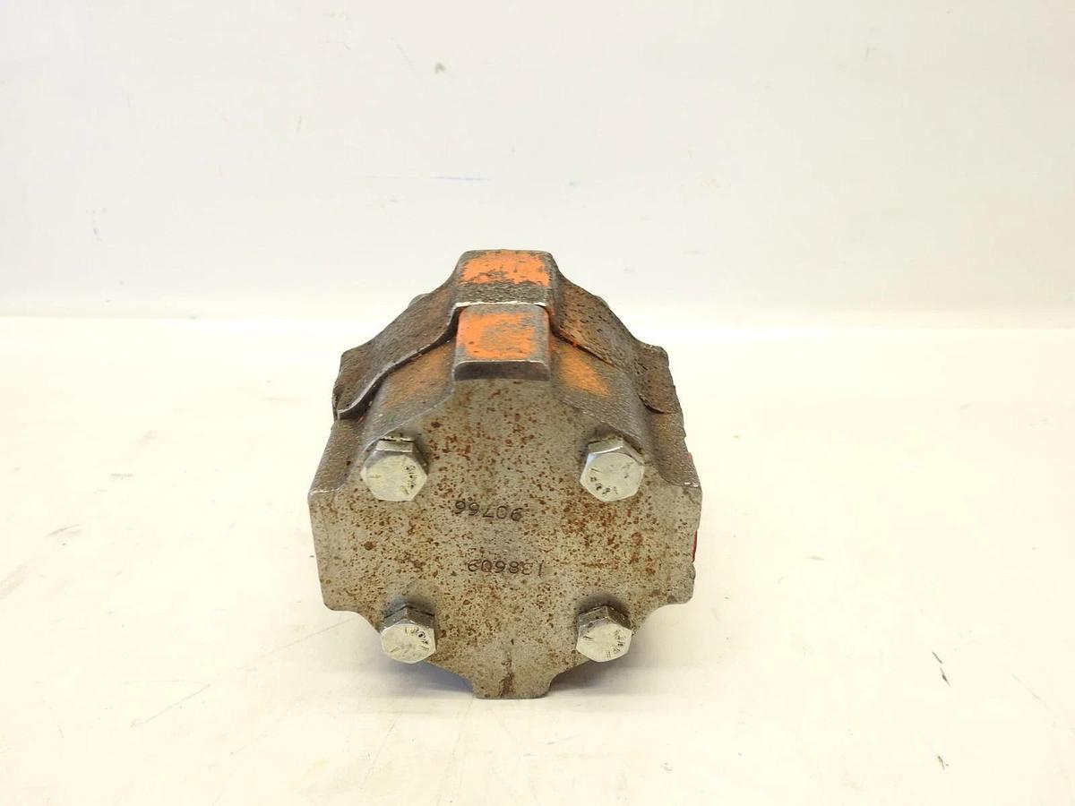 New Hydraulic Motor Keyed Shaft 4 Bolts Holes 138609   90766