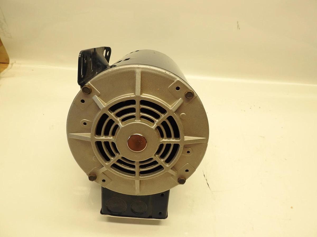 NEW MARATHON MOTORS Y466 145TTDR5702 2-spd, 2-winding, 3-Ph, 1-1/2 and 3/8 HP