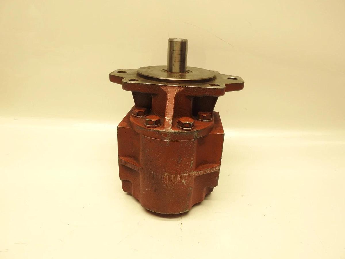 New Geartek 720898 Hydraulic Pump Keyed Shaft