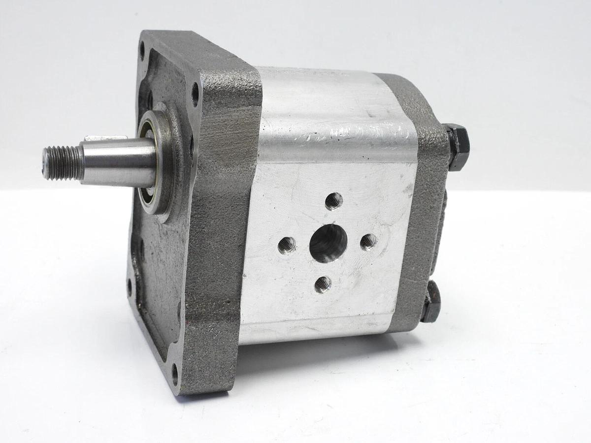 Hydraulic Steering Pump 8273385 5129481 For Fiat Tractor 55-56 60-66 446 450 540