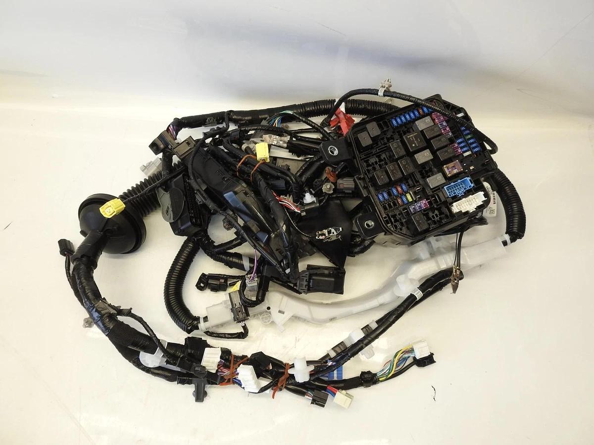 New Oem Mazda (VA66-67-010B) Harness Front