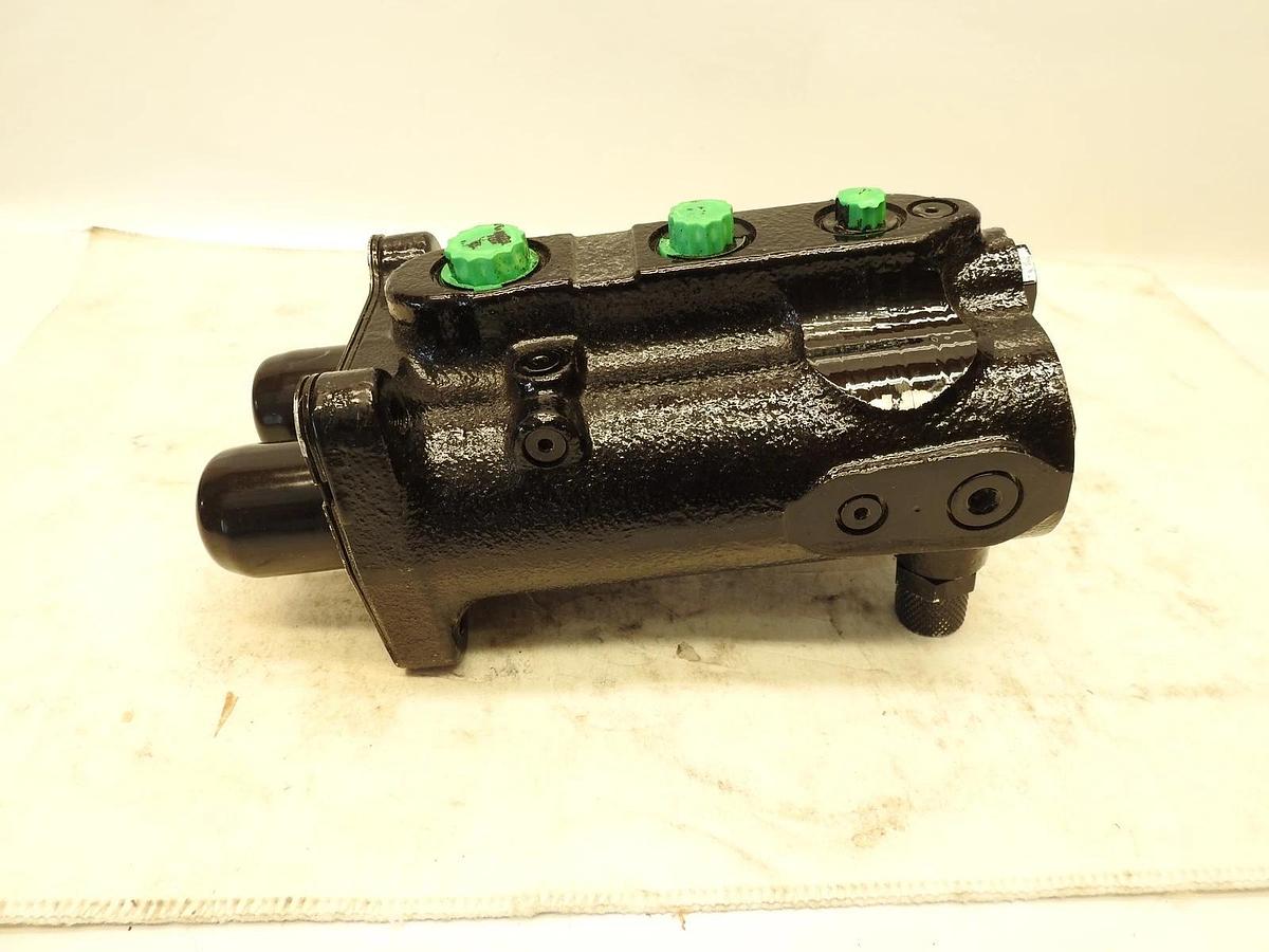 New Oem John Deere RE589625: Control Valve