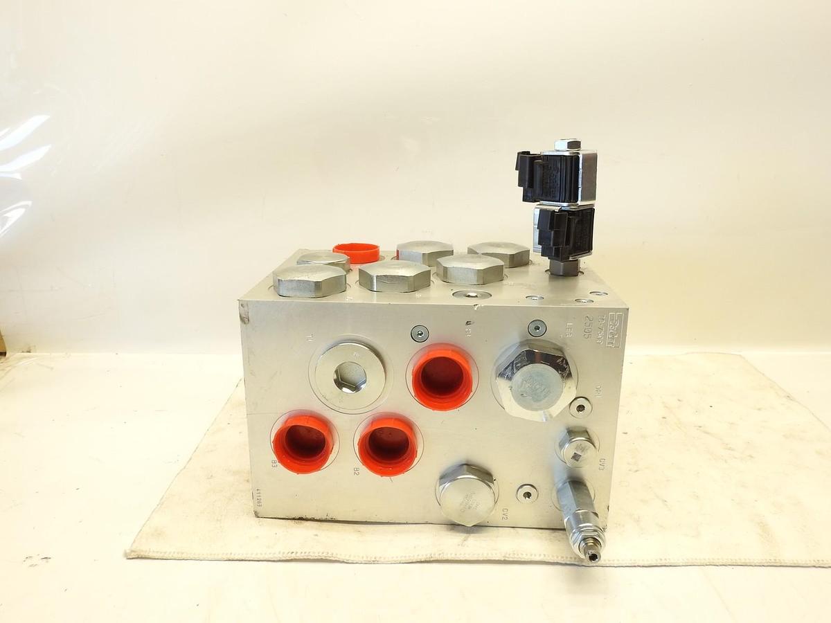 New Oem Parker IC-7509 243D Hydraulic Manifold Includes Valves & Solenoid