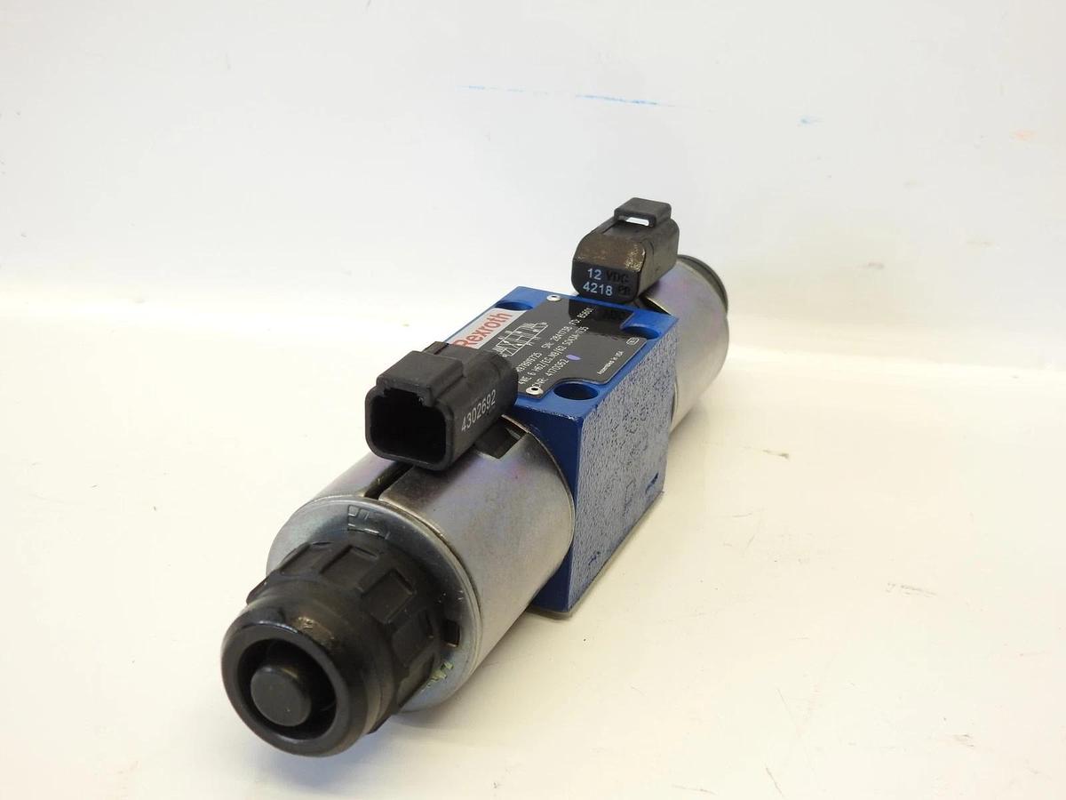 NEW OEM GENIE 41769GT (41769) Directional Valve, Rexroth R978919725