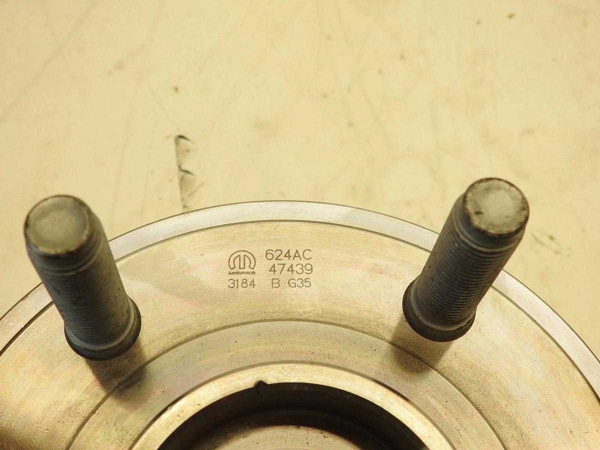 Oem Mopar Left Wheel Hub Assembly 624AC 47439 For 2018 - 2024 Jeep Wrangler