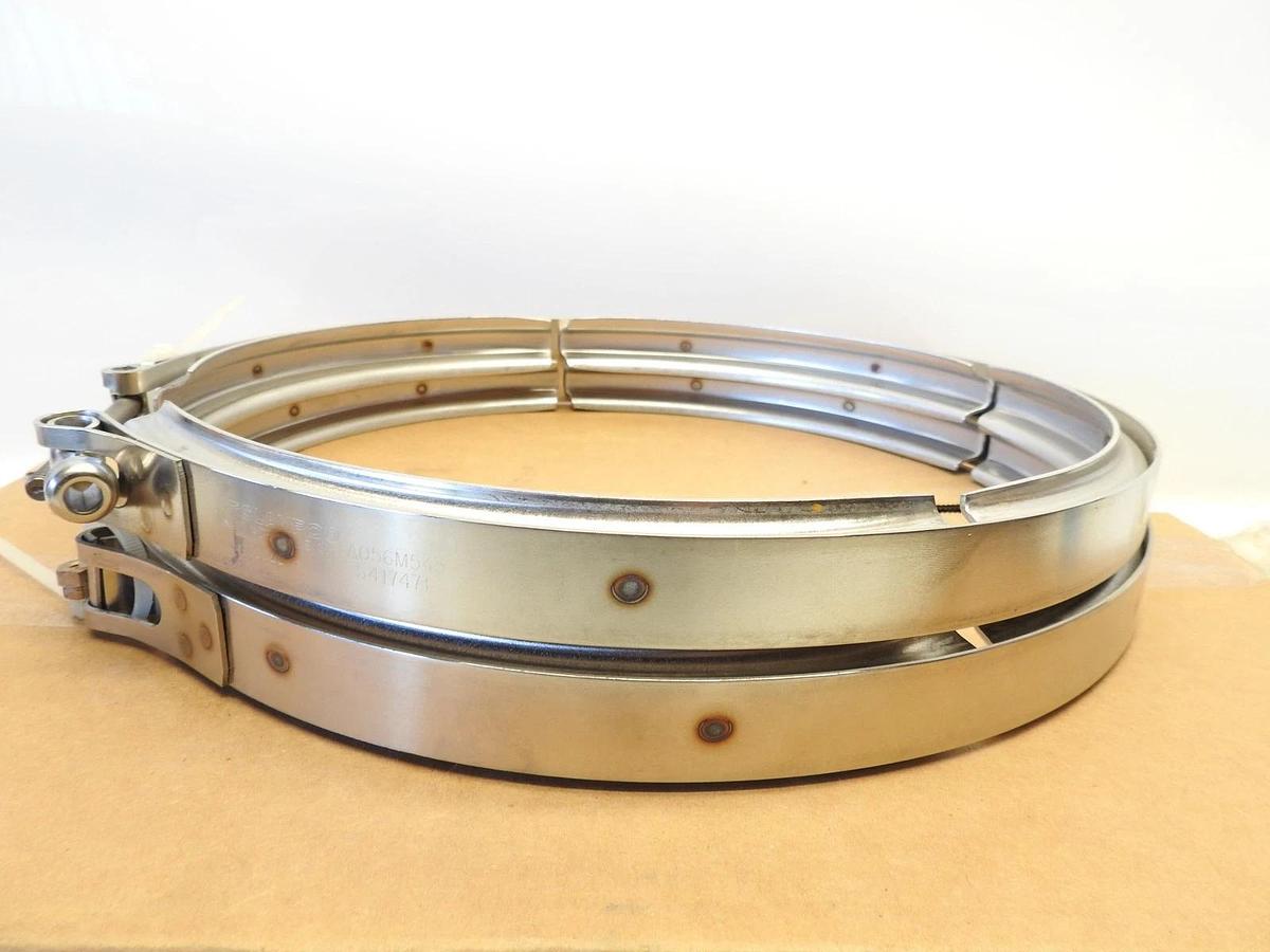 Lot Of 2 New Oem Cummins 541747100 CLAMP,V BAND