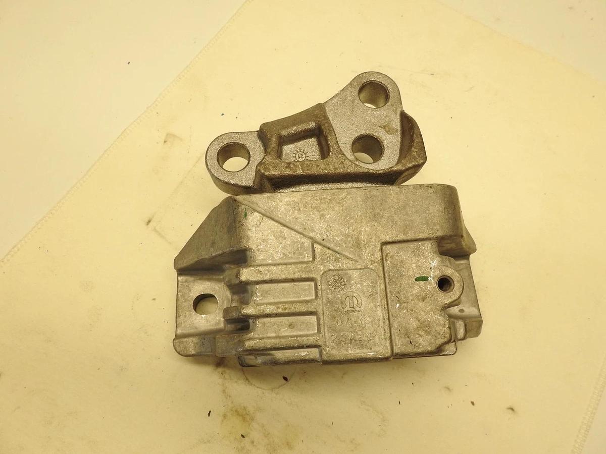 Oem Mopar 2018-2020 JEEP RENEGADE 2.4 LH TRANSMISSION MOUNT