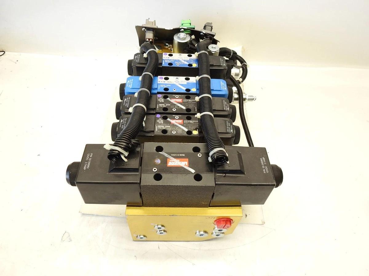 New Oem CASE CNH 51593066 MCD-7695 300230 Hydraulic Control Valve Manifold