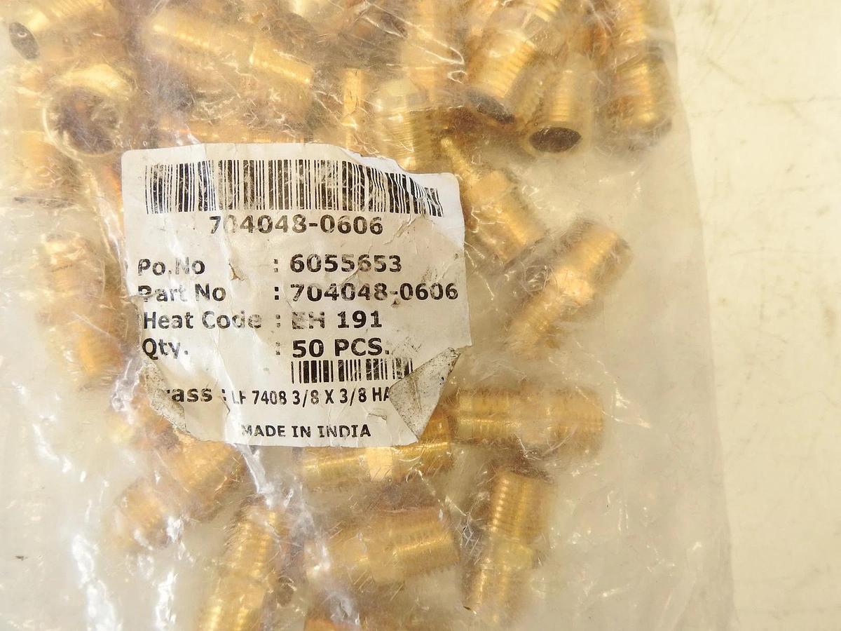 Male Connector, Flare x MNPT Connection Type 3/8" Tube Size Qty 50 704048-0606