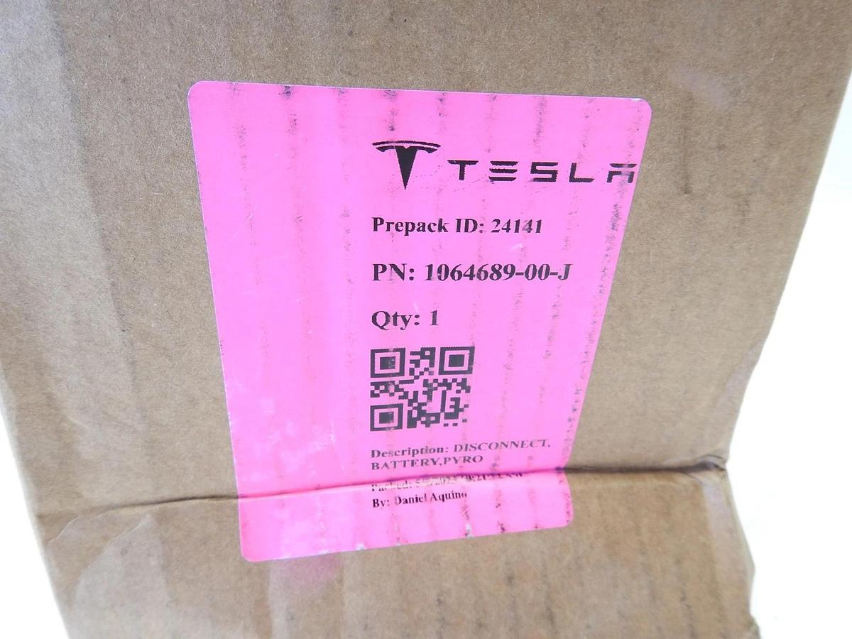 NEW OEM Tesla Model 3 Y High Voltage Battery Disconnect PyroFuse 1064689-00-J