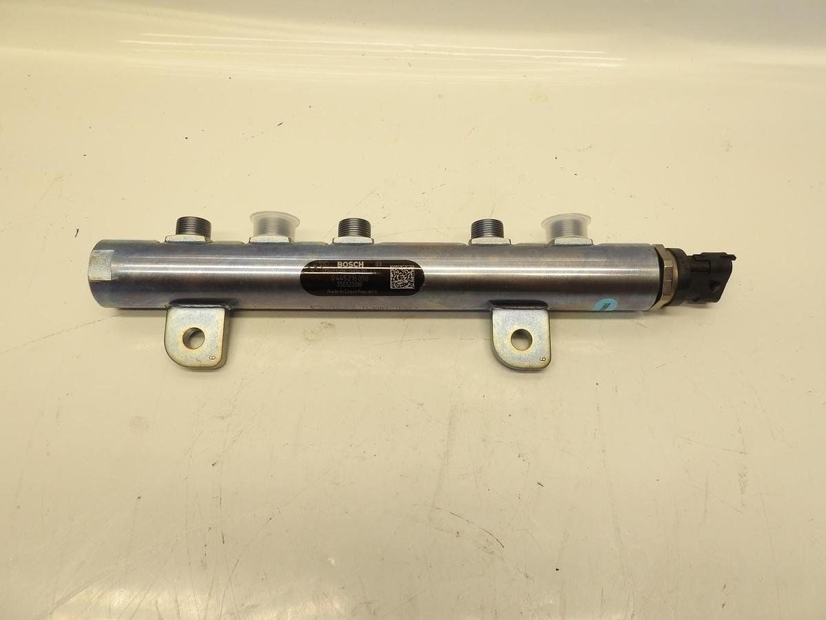 MOPAR 3.0L DIESEL FUEL RAIL 68148329AB RH BOSCH 0445216050 35032008F JEEP DODGE