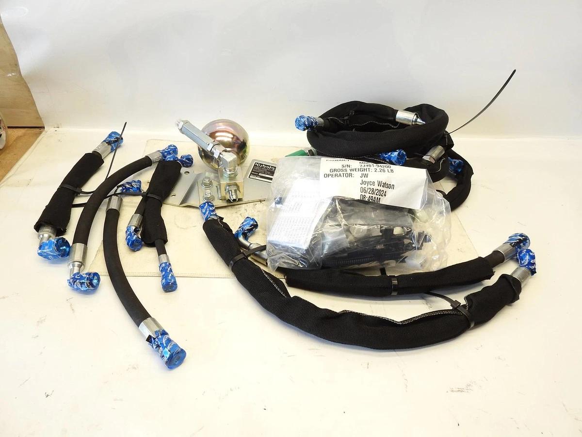 New Oem Kubota M6873 Valve Accumulator And Hoses For M4-061 / M4-071  LA1154 Loa