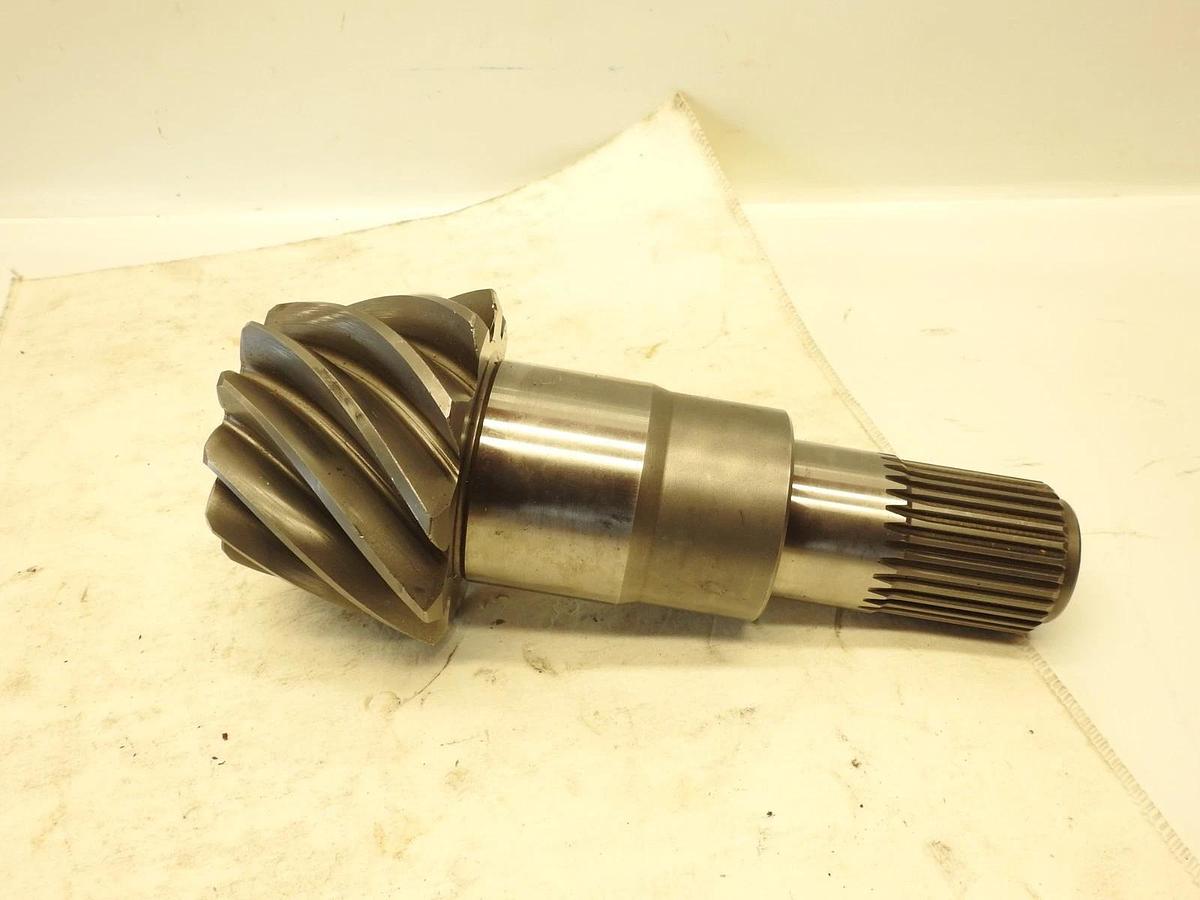 OEM John Deere YZ123492 Differential Spiral Bevel Gear Pinion For 620G 670G